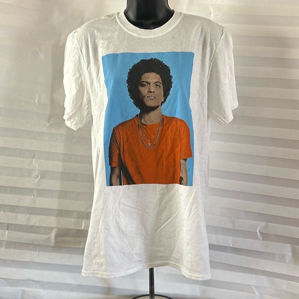 Bruno Mars Girl's White Short Sleeve T-Shirt Size Medium Music Graphic Tee